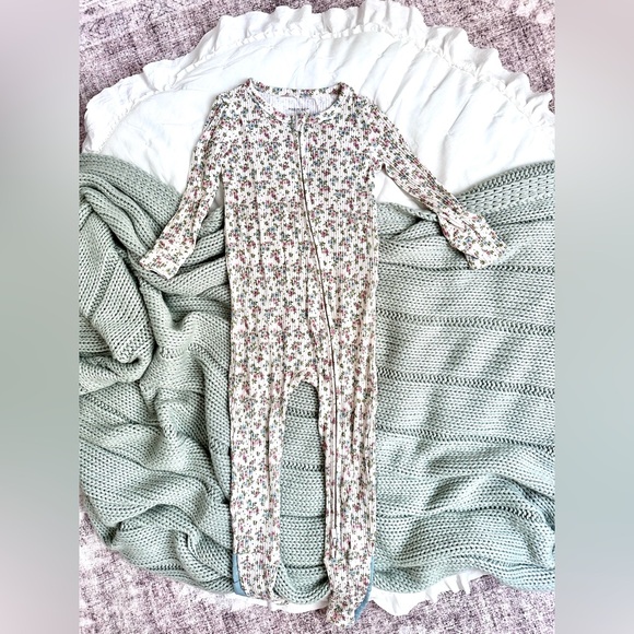 Posh Peanut Blair Floral One piece Convertible Footed Sleeper 2T Bamboo Pajamas - Picture 2 of 7